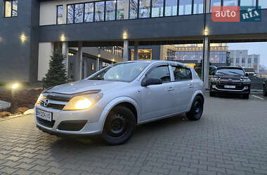 Хетчбек Opel Astra 2005 в Стрию