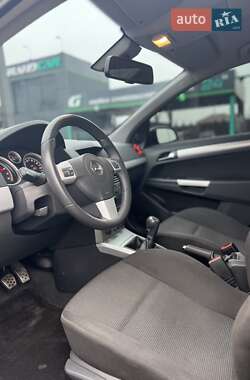 Универсал Opel Astra 2006 в 