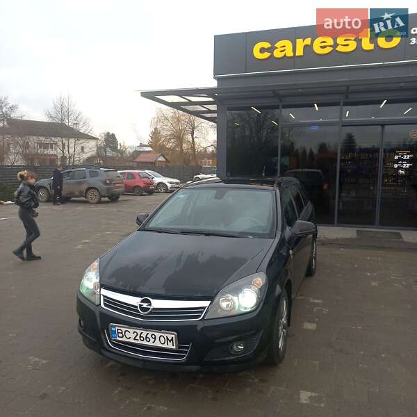 Универсал Opel Astra 2010 в Радехове фото 2 Универсал Opel Astra 2010 в Радехове