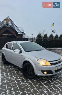 Хэтчбек Opel Astra 2014 в Стрые