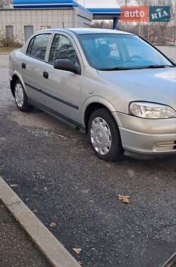 Седан Opel Astra 2007 в Ромнах