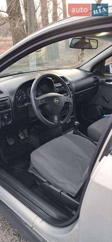 Седан Opel Astra 2007 в Ромнах