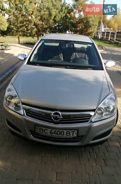 Хетчбек Opel Astra 2007 в Золочеві