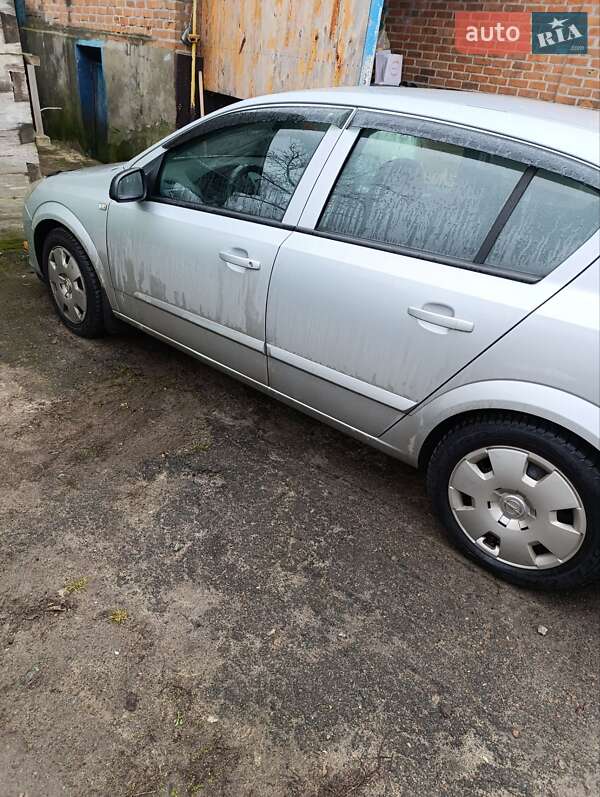 Opel Astra 2004