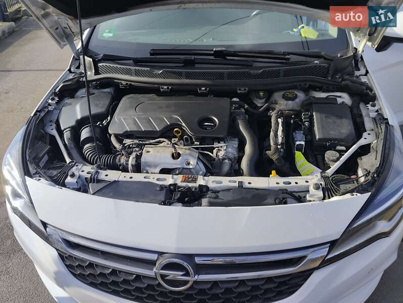 Универсал Opel Astra 2018 в Залещиках