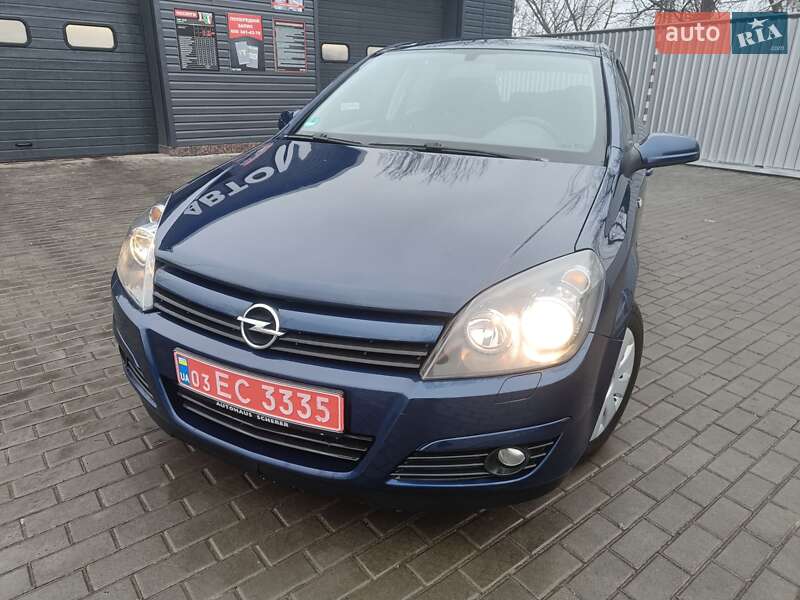 Хэтчбек Opel Astra 2005 в Александрие