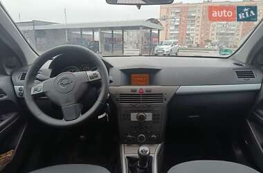 Хэтчбек Opel Astra 2005 в Александрие