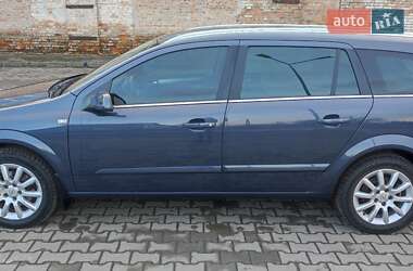 Універсал Opel Astra 2007 в Нововолинську