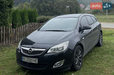 Универсал Opel Astra 2011 в Львове