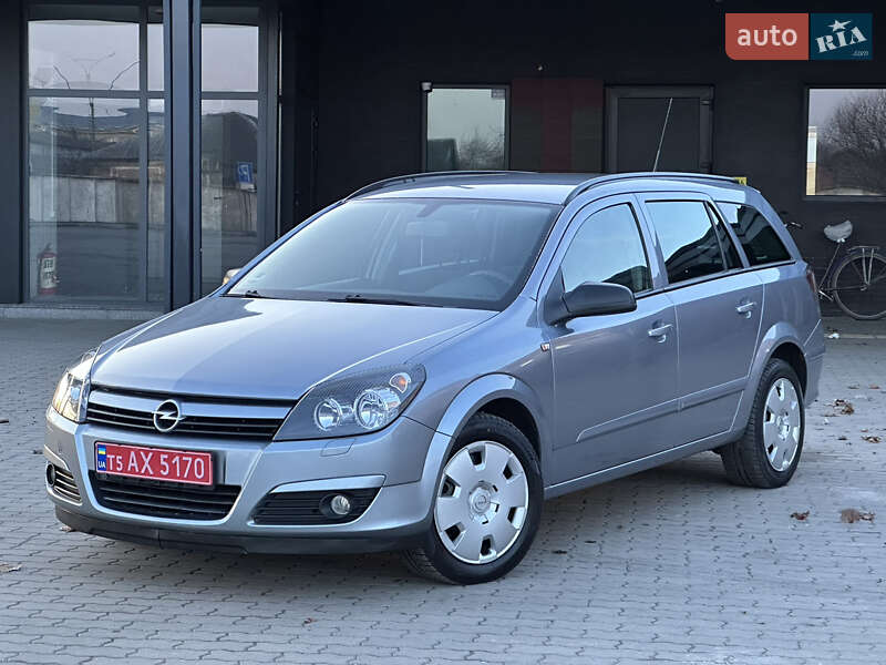 Універсал Opel Astra 2005 в Нововолинську