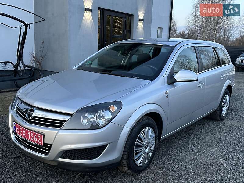 Opel Astra 2010