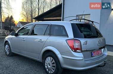 Універсал Opel Astra 2010 в 