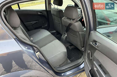 Хэтчбек Opel Astra 2009 в 