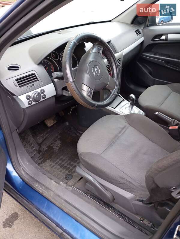 Хэтчбек Opel Astra 2006 в Киеве