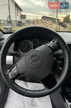 Універсал Opel Astra 2010 в 