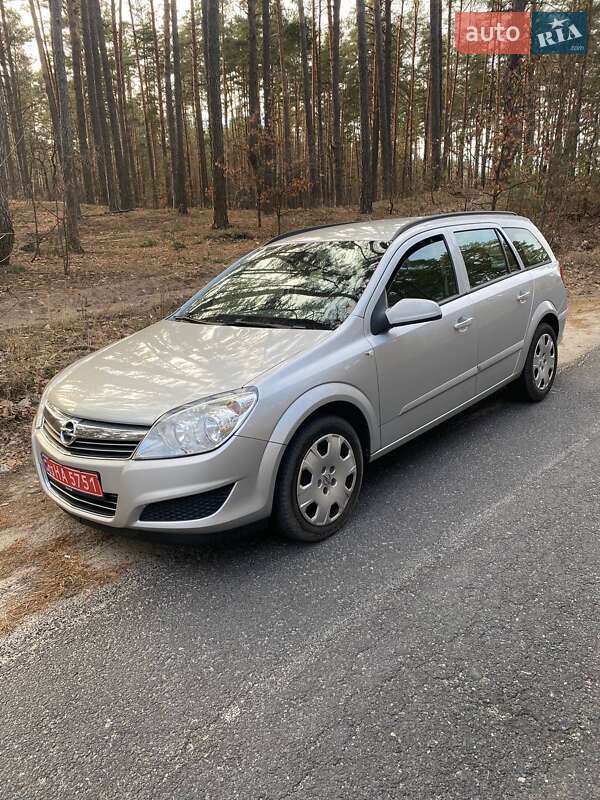 Универсал Opel Astra 2009 в Полтаве