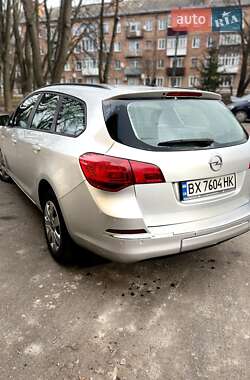 Универсал Opel Astra 2015 в Староконстантинове