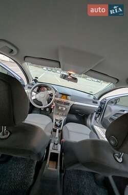 Универсал Opel Astra 2005 в 