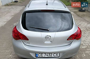 Хэтчбек Opel Astra 2010 в 