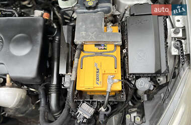 Хэтчбек Opel Astra 2010 в 