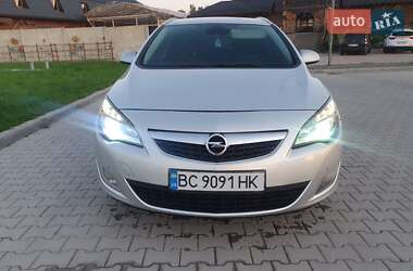 Универсал Opel Astra 2011 в Яворове