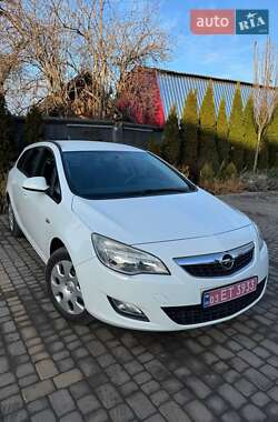 Універсал Opel Astra 2011 в Старокостянтинові