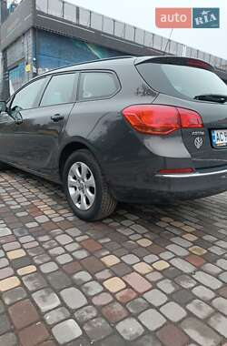 Универсал Opel Astra 2015 в Луцке