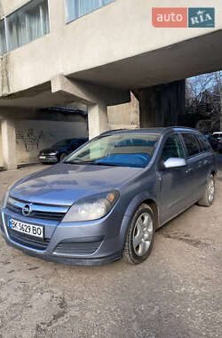 Універсал Opel Astra 2006 в Чернівцях