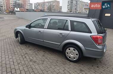 Универсал Opel Astra 2005 в Александрие