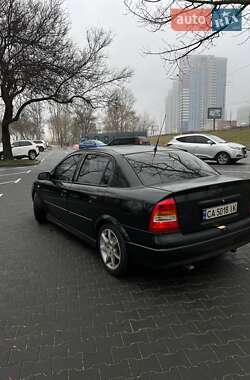 Седан Opel Astra 2006 в 