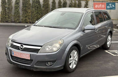 Универсал Opel Astra 2006 в Лубнах