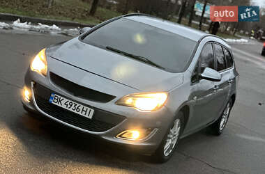 Універсал Opel Astra 2013 в Умані