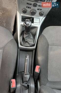 Универсал Opel Astra 2009 в 