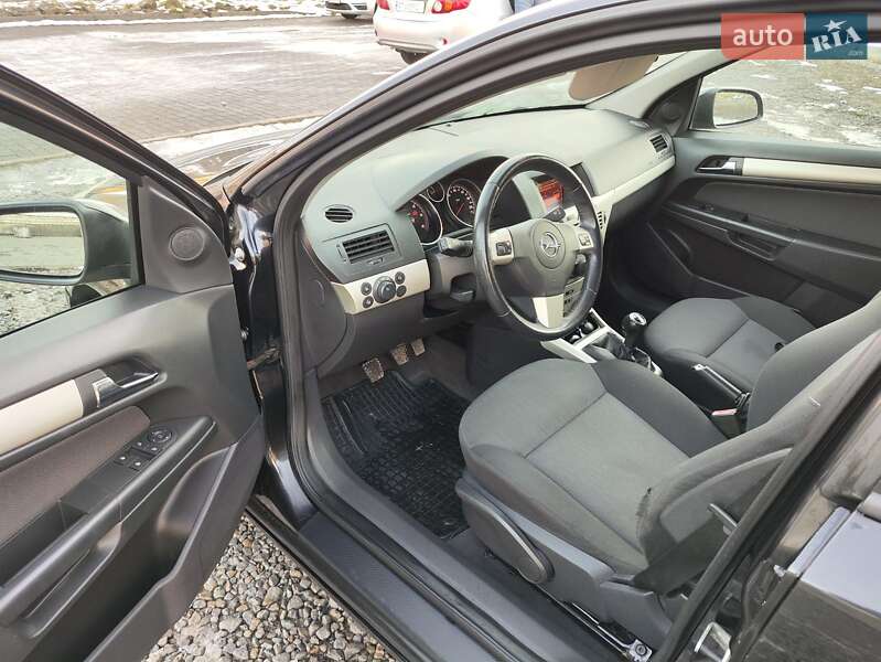 Універсал Opel Astra 2007 в Долині