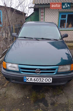 Хетчбек Opel Astra 1995 в Гнівані