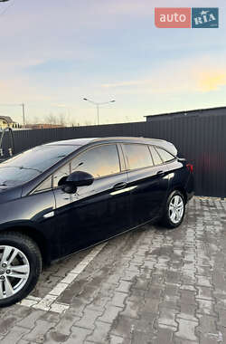 Универсал Opel Astra 2017 в 