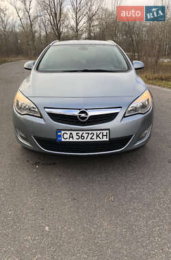 Універсал Opel Astra 2011 в Звенигородці