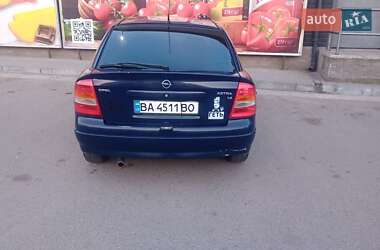 Хэтчбек Opel Astra 2001 в 