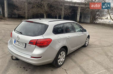 Универсал Opel Astra 2011 в Лубнах