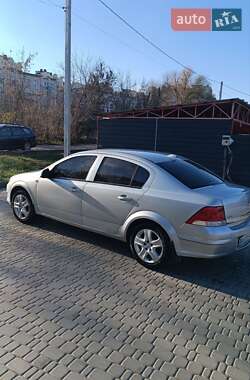 Седан Opel Astra 2012 в Ирпене