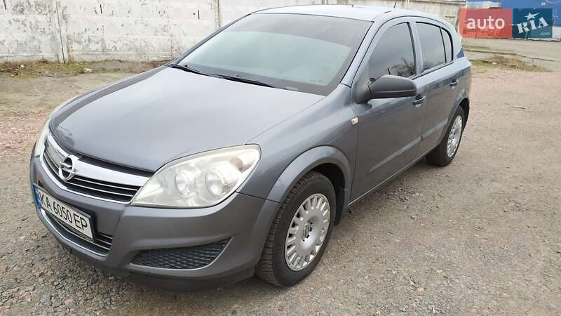 Хэтчбек Opel Astra 2007 в Киеве