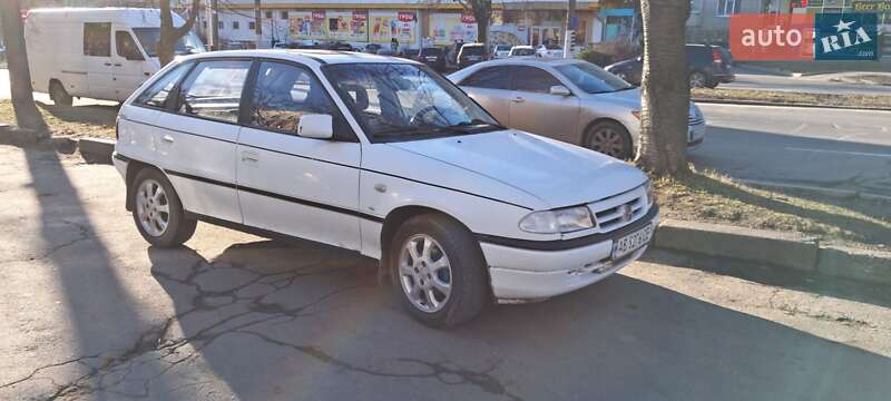 Хэтчбек Opel Astra 1993 в Виннице