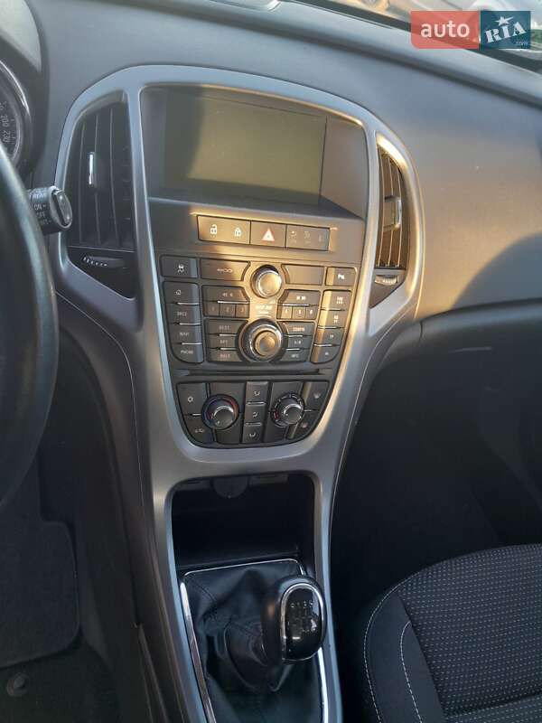 Універсал Opel Astra 2015 в Новомосковську