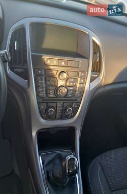 Универсал Opel Astra 2015 в 