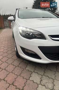 Універсал Opel Astra 2015 в Ковелі