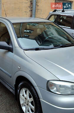 Седан Opel Astra 2006 в Киеве