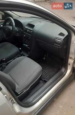 Седан Opel Astra 2008 в 