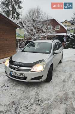 Універсал Opel Astra 2009 в Хусті