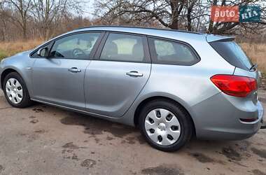 Універсал Opel Astra 2012 в 