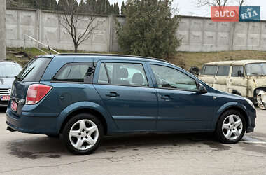 Універсал Opel Astra 2008 в Рівному